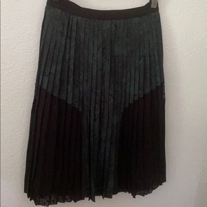 Banana Republic Midi Pleated Skirt NWOT (4)